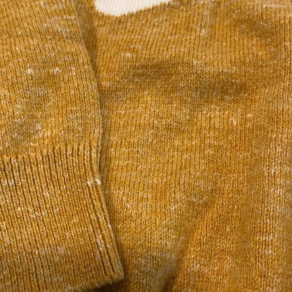 Bundle of 2 Baby Gap Logo Sweaters Size 3T in Like New Condition